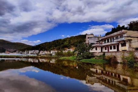外観. Zhenghua Hotel