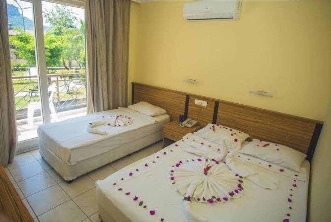 triple room | premium bedding, minibar, wifi, bed sheets