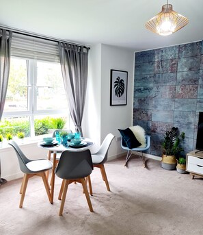 Apartment, Mehrere Betten | 3 Schlafzimmer, Bügeleisen/Bügelbrett, kostenloses WLAN, Bettwäsche