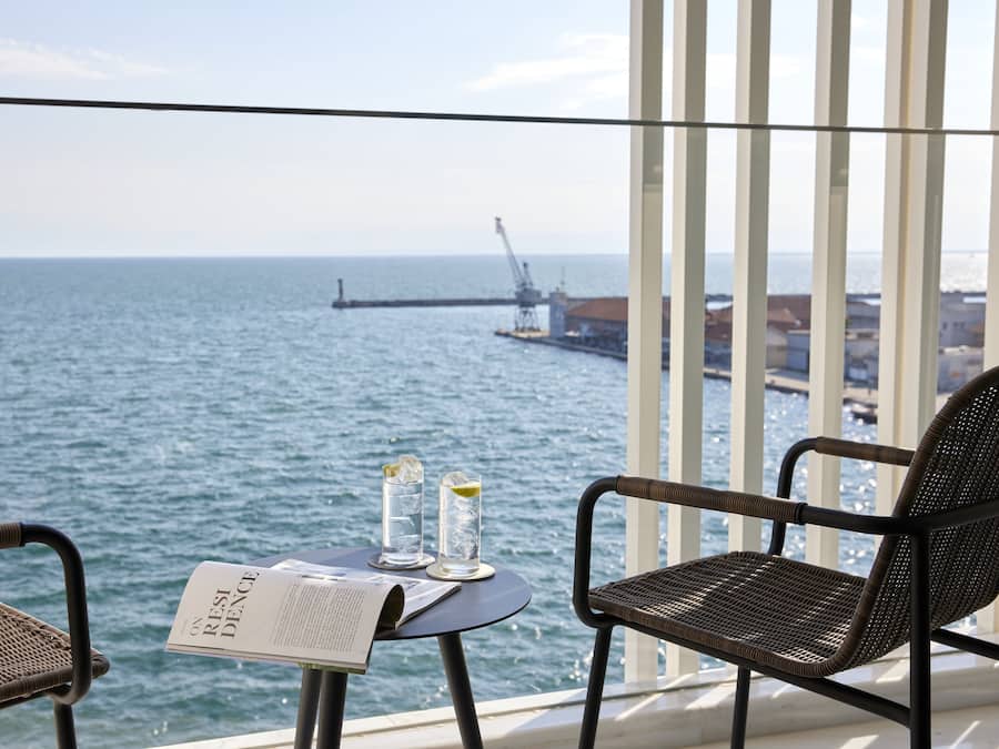 Ropa de cama hipoalergénica, minibar, escritorio y cortinas blackout