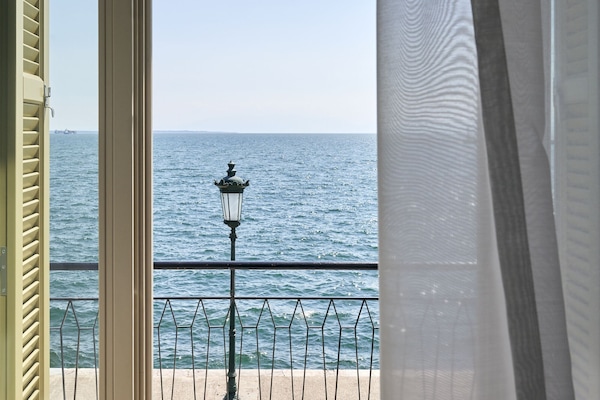 Mediterranee Suite Sea Front Balcony | Vista desde la habitación