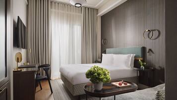 Executive Courtyard Room | Roupas de cama antialérgicas, frigobar, escrivaninha, cortinas blackout