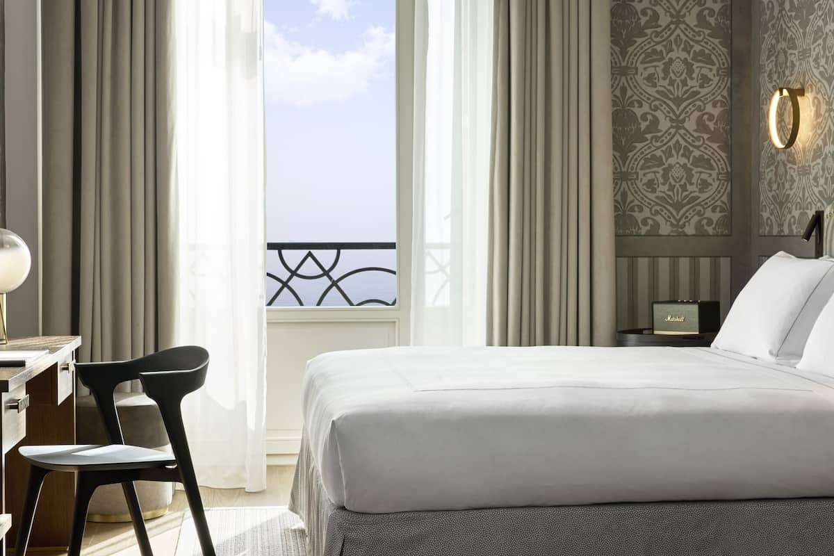 junior suite sea front with balcony | 1 bedroom, hypo-allergenic bedding, minibar, desk