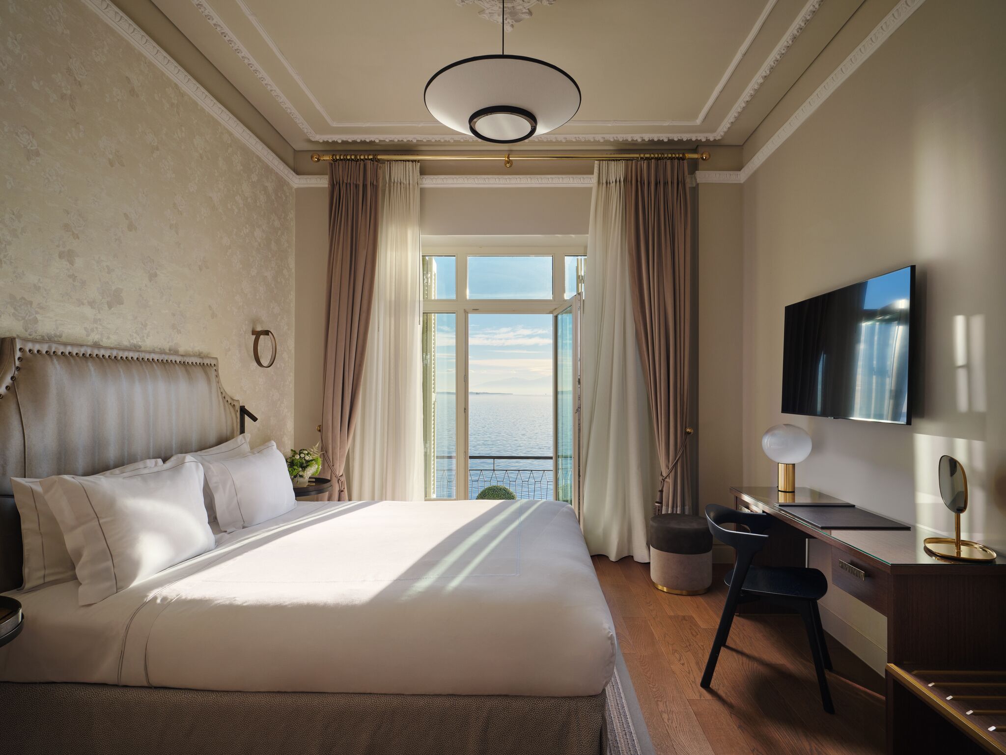 Mediterranee Suite Sea Front Balcony | Hypo-allergenic bedding, minibar, desk, blackout drapes