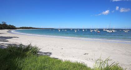 Indigo - Pet Friendly - 7 Mins Walk to Beach