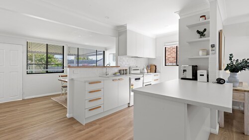 Indigo - Pet Friendly - 7 Mins Walk to Beach