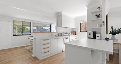 Indigo - Pet Friendly - 7 Mins Walk to Beach