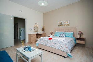 1 bedroom, in-room safe, iron/ironing board, travel cot