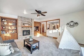 TV connectée, cheminée, jeux vidéo, espaces bureaux