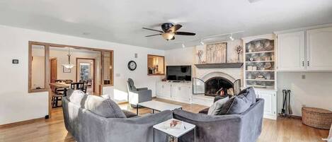 Smart TV, fireplace, video games, offices