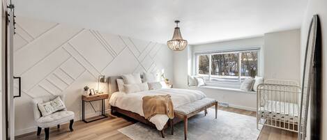 5 habitaciones, tabla de planchar con plancha, cuna de viaje y wifi