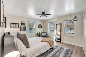 5 bedrooms, iron/ironing board, travel crib, WiFi