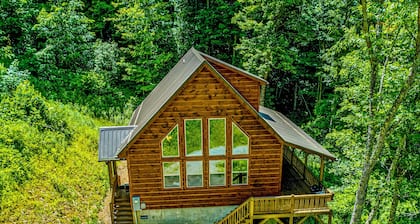 MODERN CABIN |PET FRIENDLY| MTN VIEWS |KING SUITES NEAR BOONE