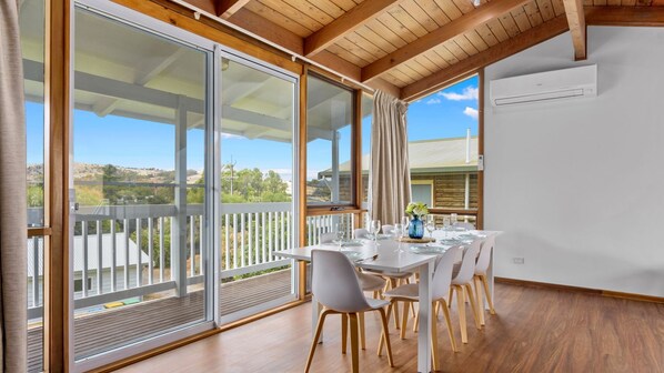 Dining - SeaEsta - 10 Lewis Road Carrickalinga (CARRIKALINGA)