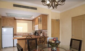 Fridge, microwave, dishwasher, coffee/tea maker