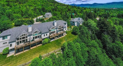H5 Luxurious Stonehill Townhome With Magnificent ski Slopes View hot tub