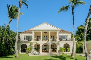 Villa, fumatori | 5 camere