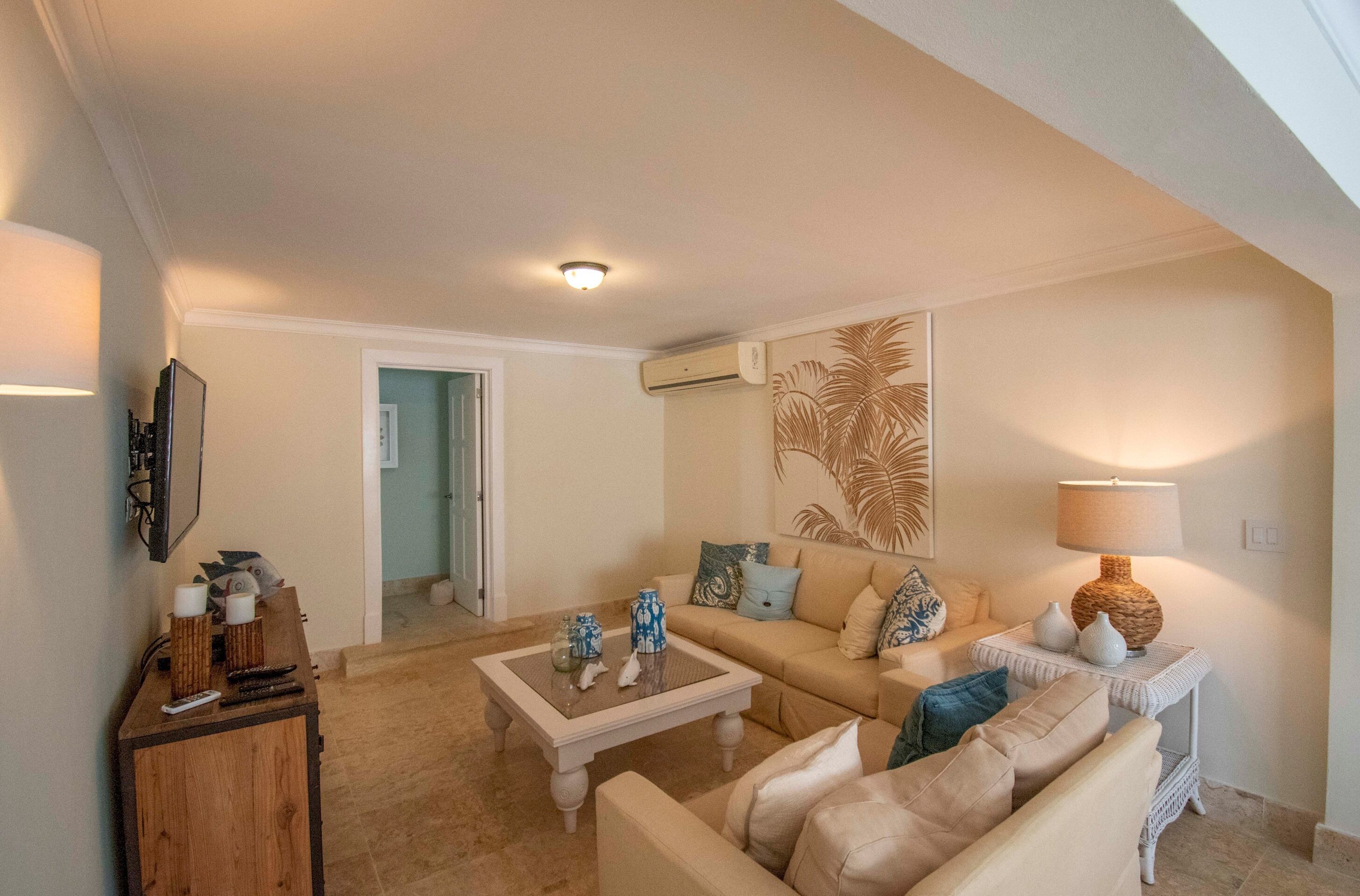 Foto - Luxury golf-front villa with golf cart, close to the beach in exclusive resort