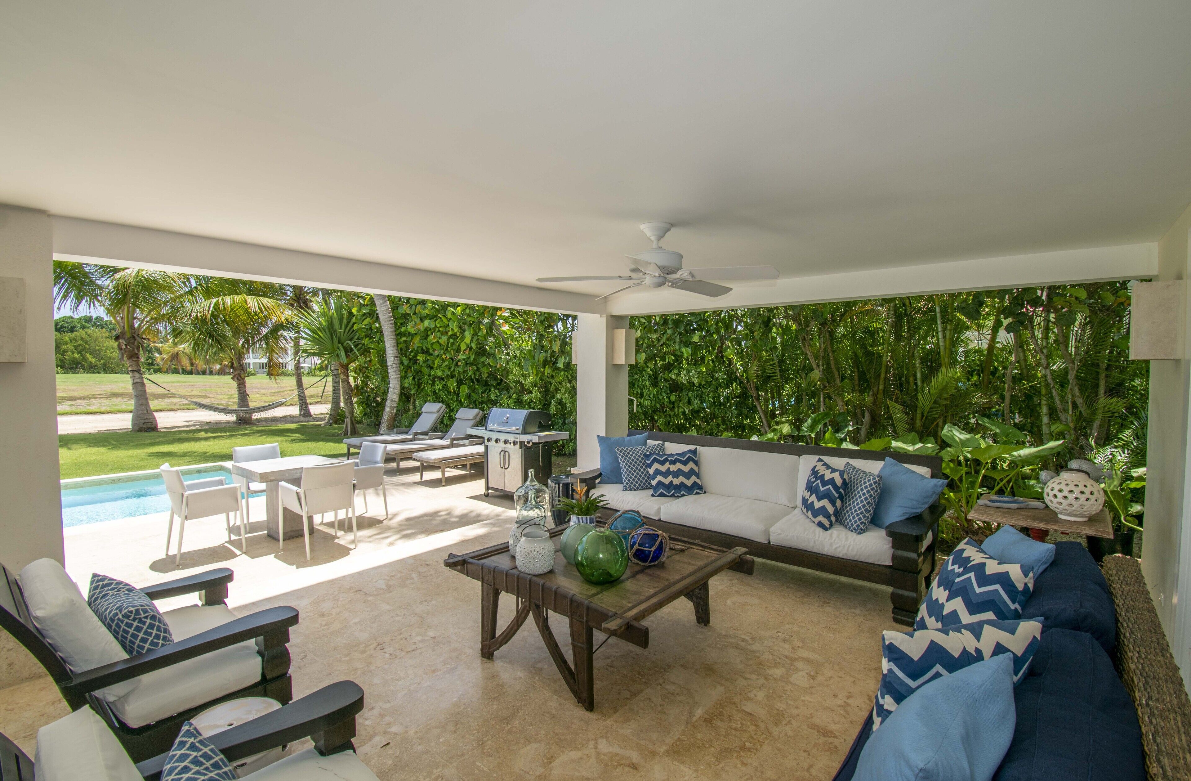 Foto - Luxury golf-front villa with golf cart, close to the beach in exclusive resort