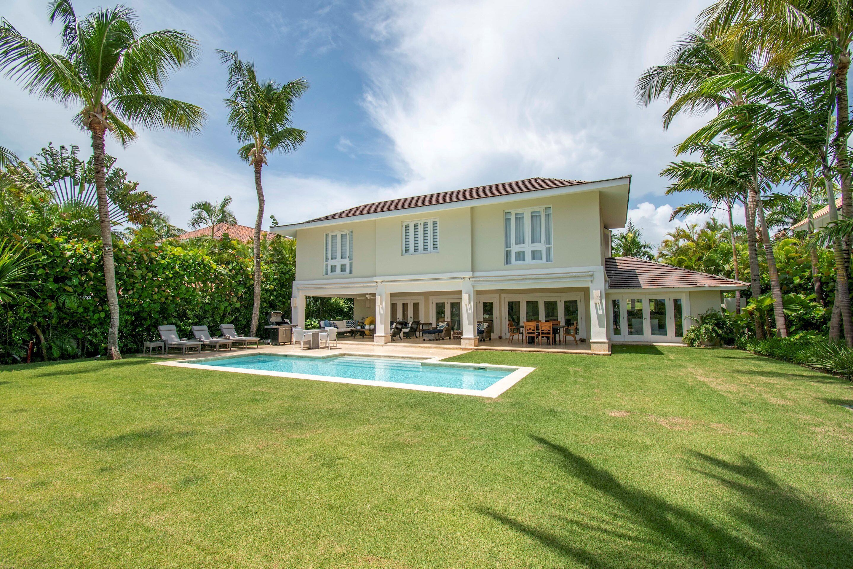 Foto - Luxury golf-front villa with golf cart, close to the beach in exclusive resort
