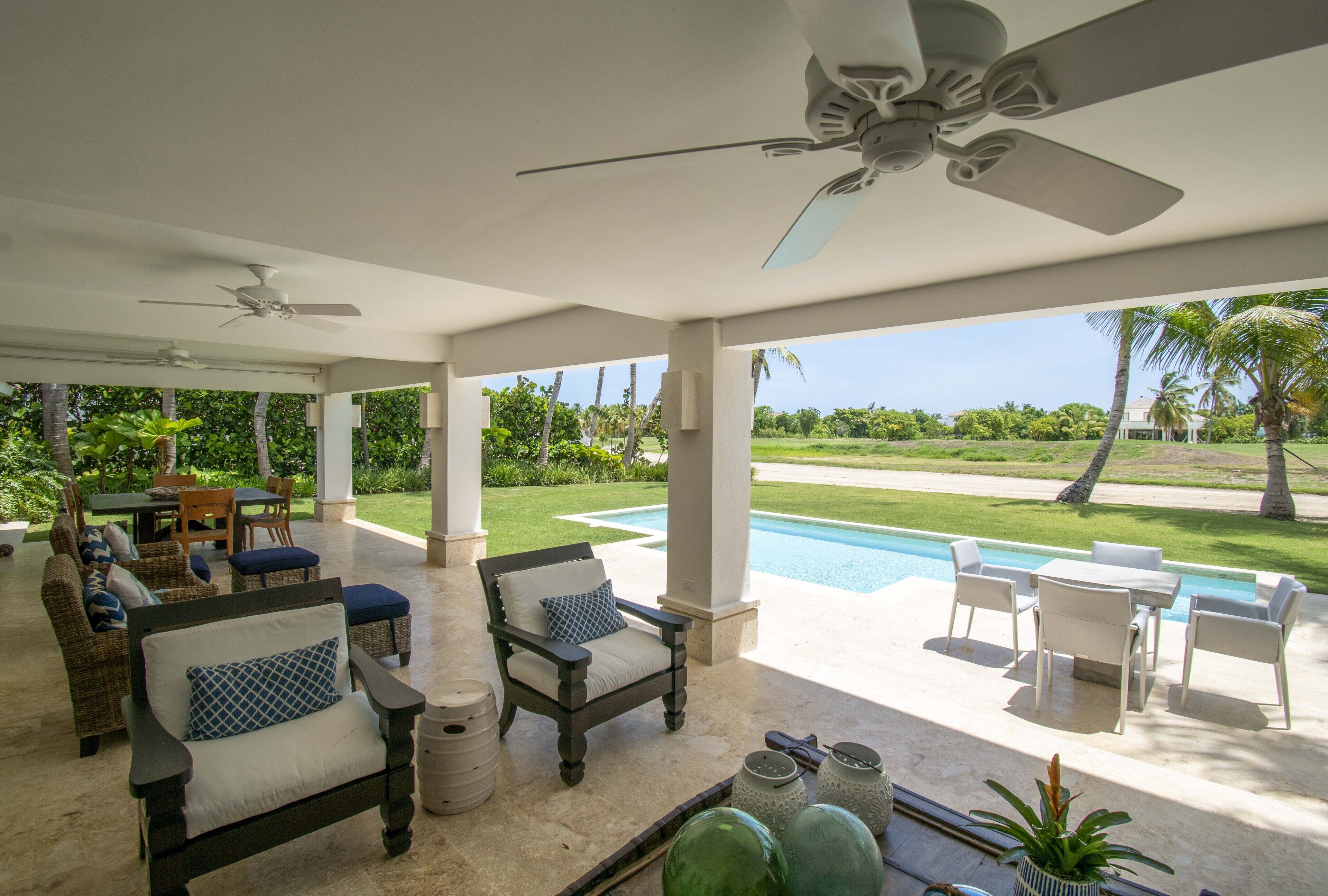 Foto - Luxury golf-front villa with golf cart, close to the beach in exclusive resort