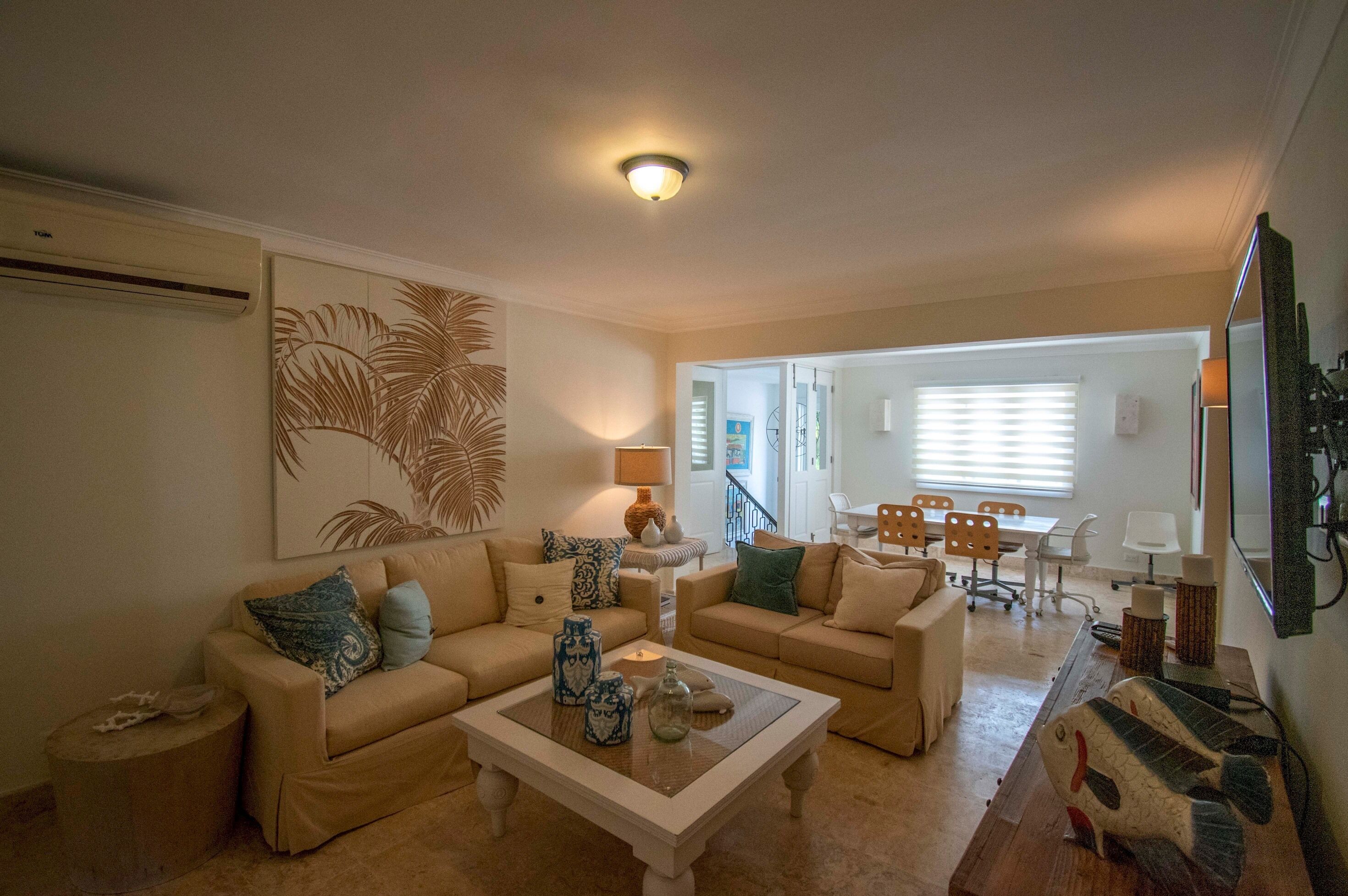 Foto - Luxury golf-front villa with golf cart, close to the beach in exclusive resort