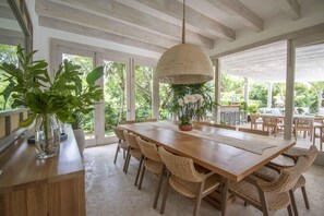 Villa, fumeurs | 5 chambres