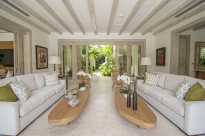 Villa, fumeurs | 5 chambres