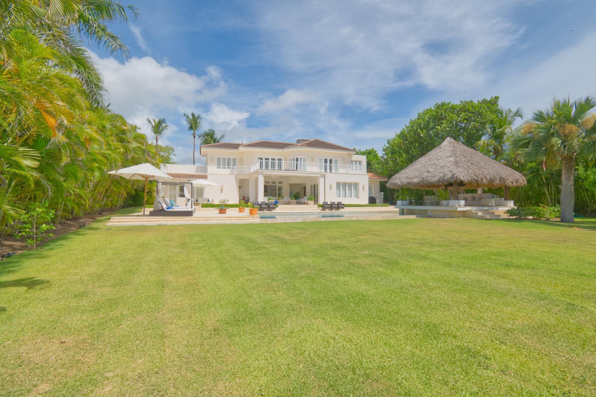 Photo - Fantastic 8-bedroom golf-front mansion near the beach