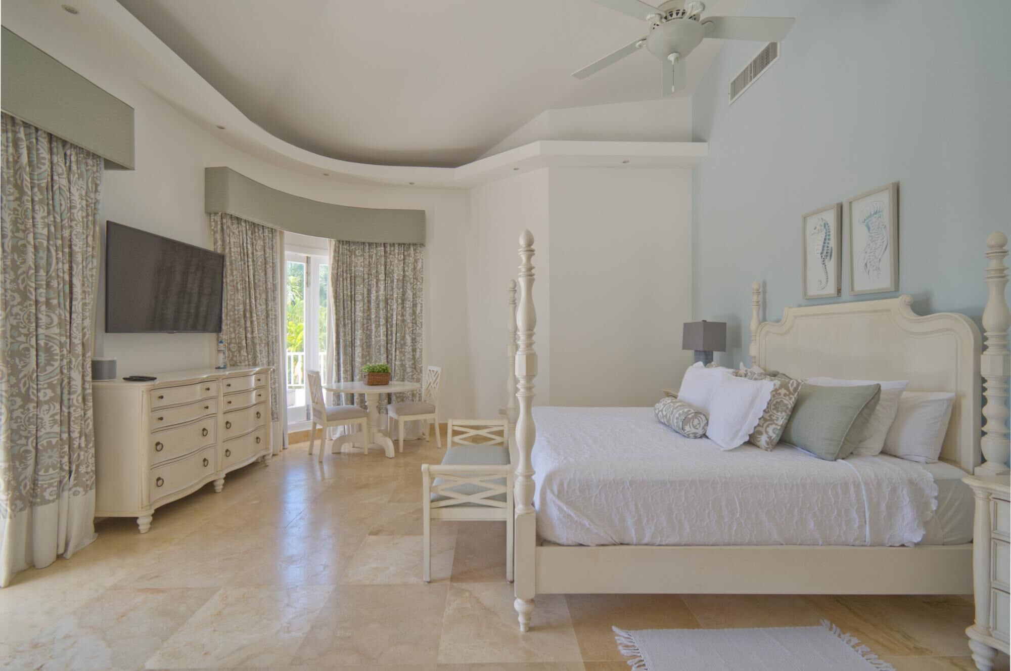 Photo - Fantastic 8-bedroom golf-front mansion near the beach