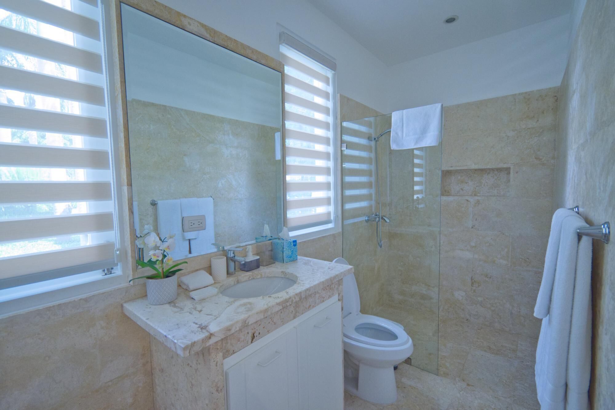 Photo - Fantastic 8-bedroom golf-front mansion near the beach