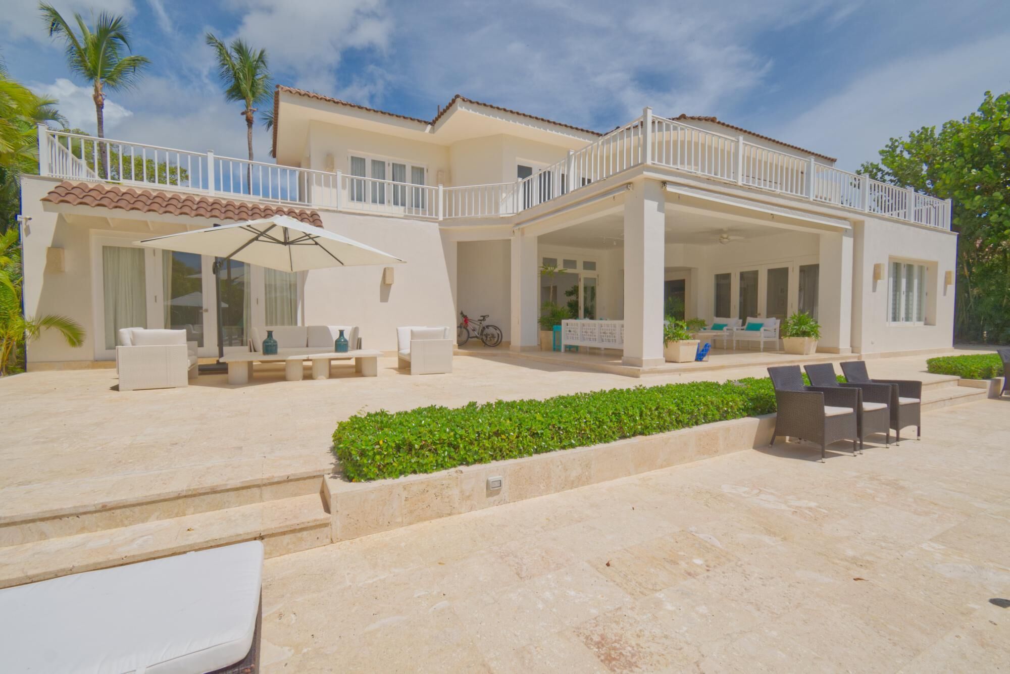 Photo - Fantastic 8-bedroom golf-front mansion near the beach