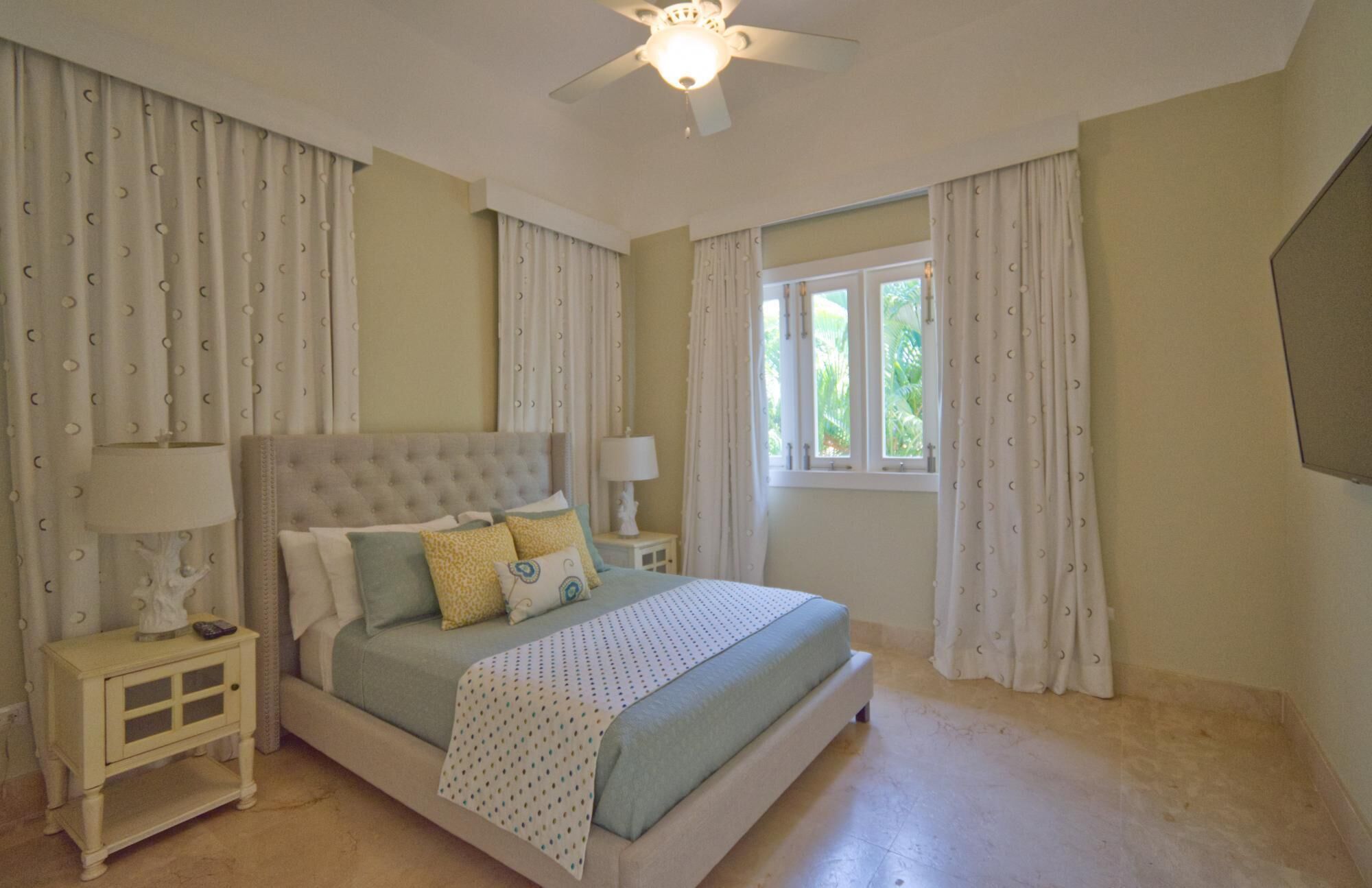 Photo - Fantastic 8-bedroom golf-front mansion near the beach