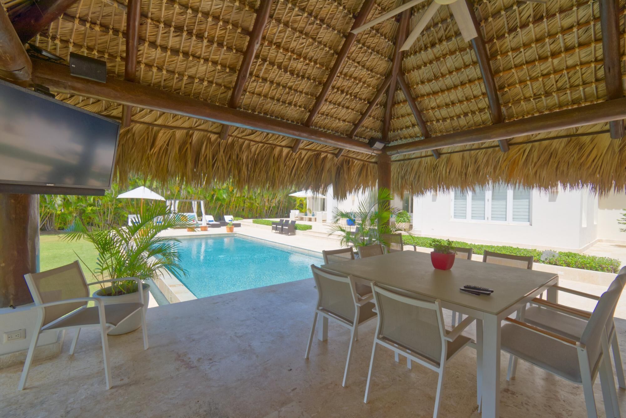 Photo - Fantastic 8-bedroom golf-front mansion near the beach