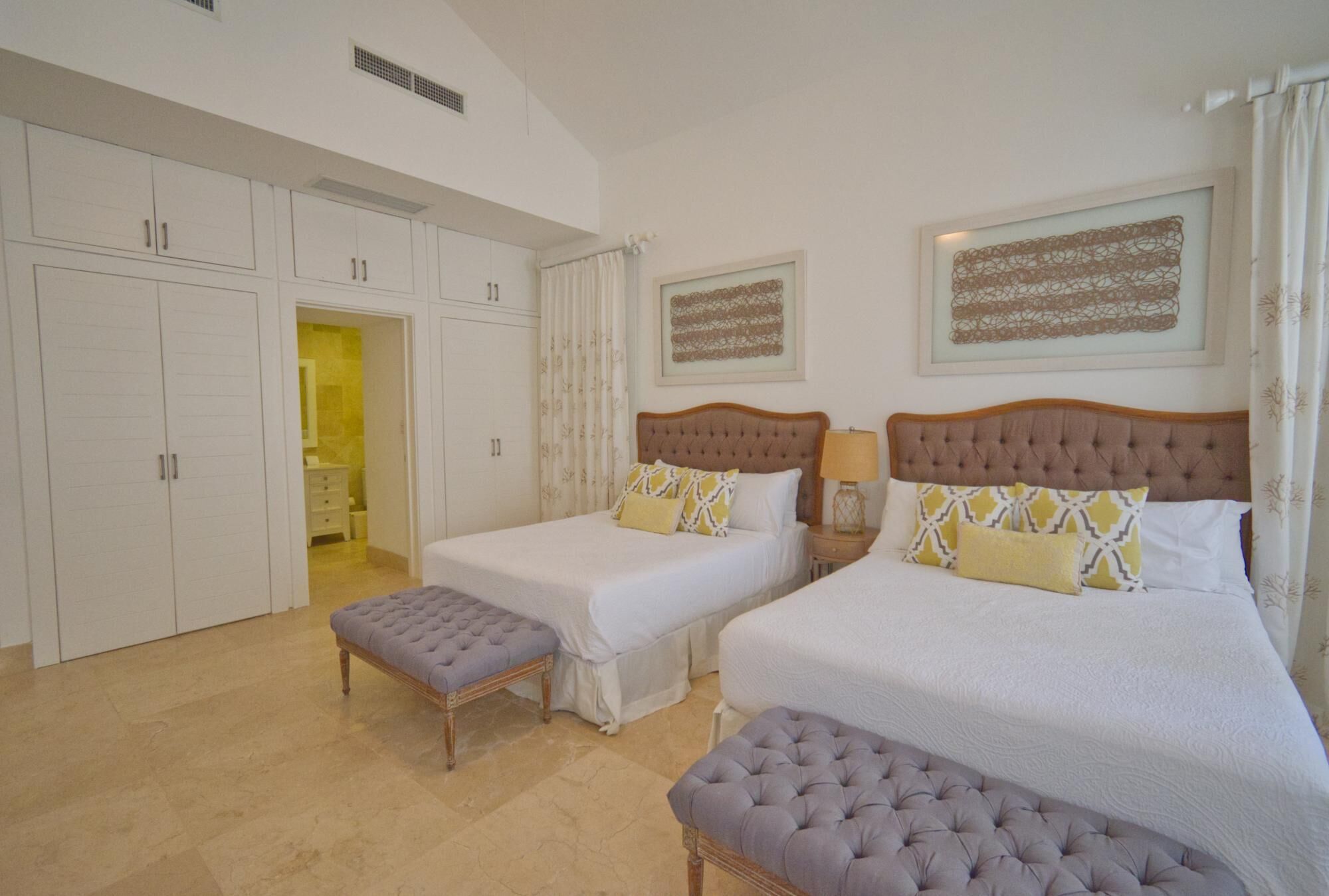 Photo - Fantastic 8-bedroom golf-front mansion near the beach