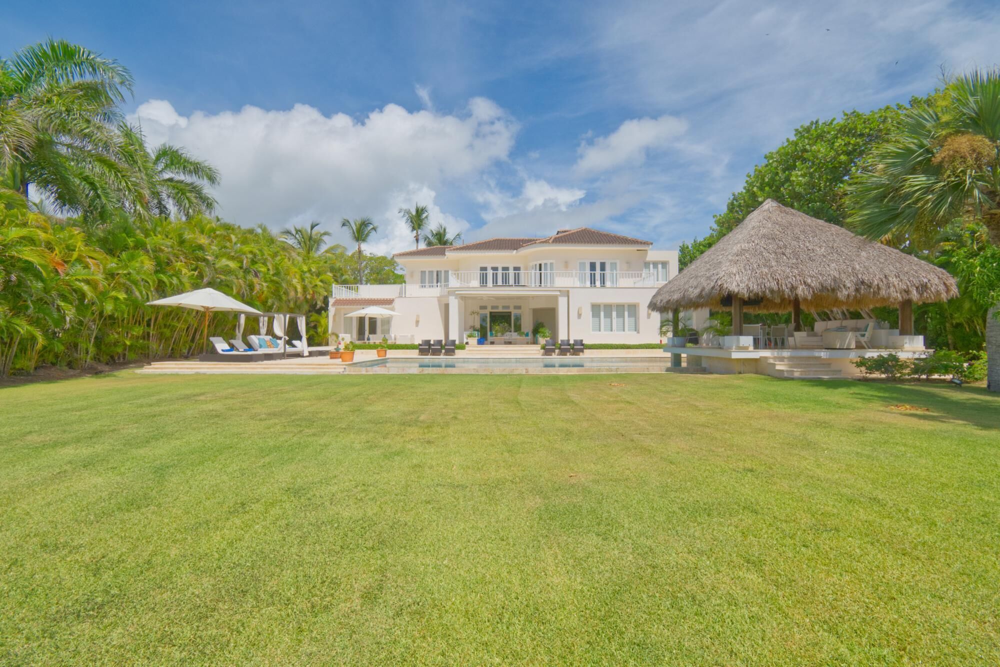 Photo - Fantastic 8-bedroom golf-front mansion near the beach