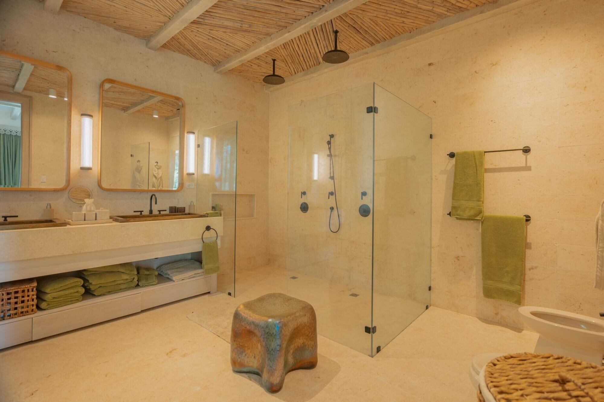 Foto - One-of-a-kind villa with open spaces and amazing views in luxury beach resort