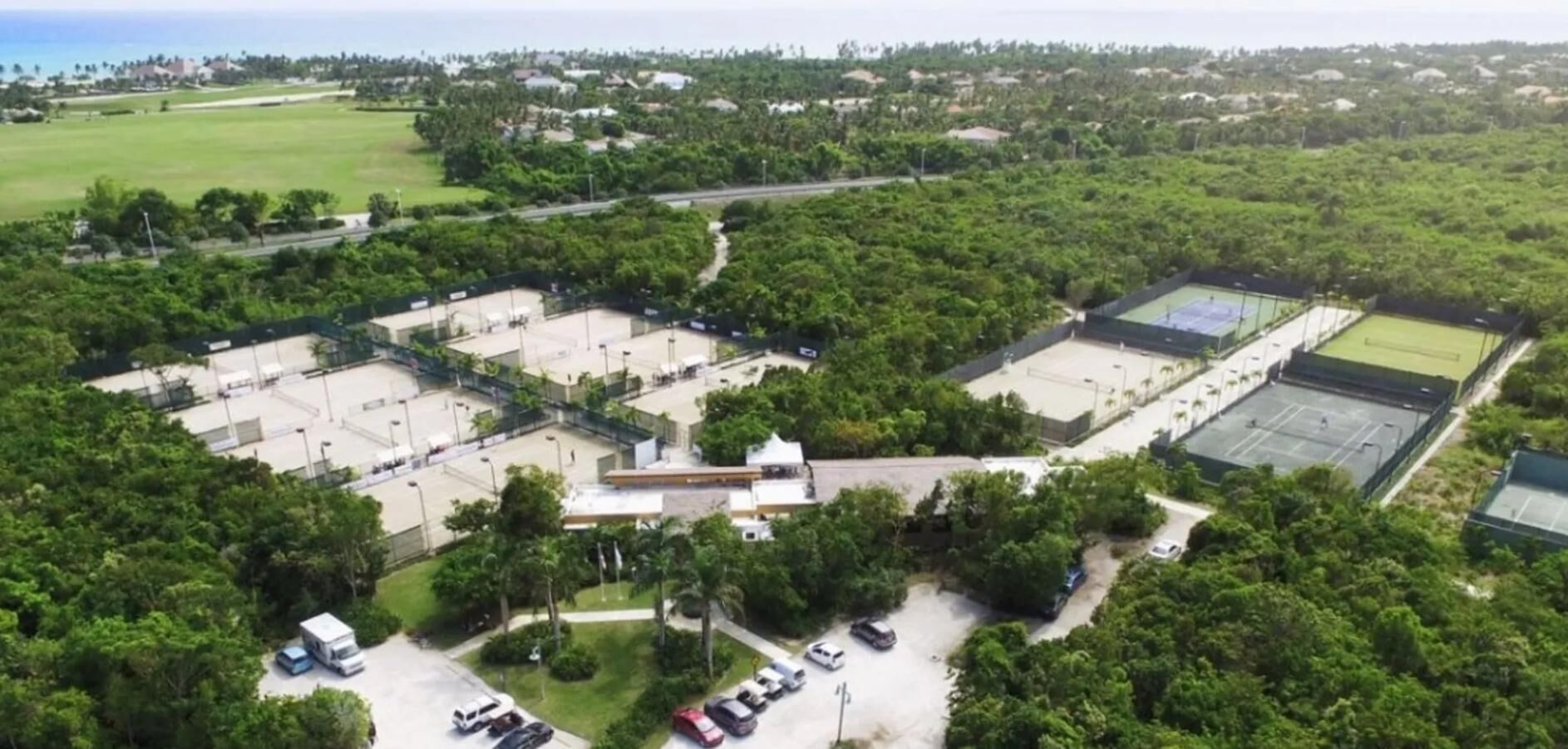 Foto - One-of-a-kind villa with open spaces and amazing views in luxury beach resort