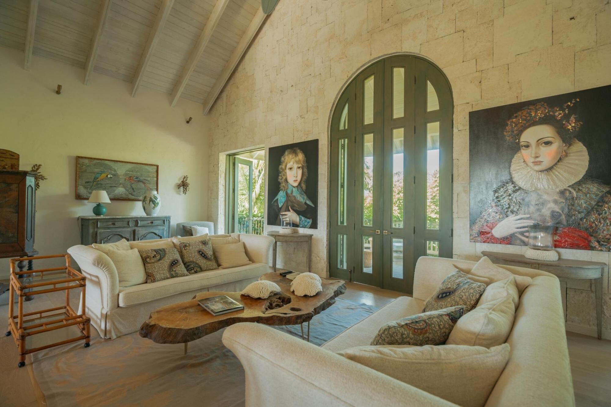 Foto - One-of-a-kind villa with open spaces and amazing views in luxury beach resort