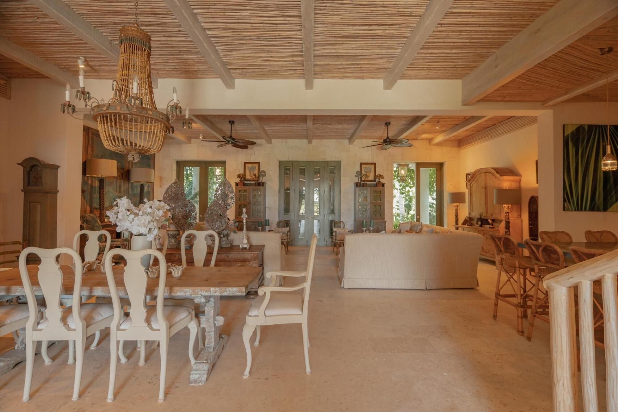 Foto - One-of-a-kind villa with open spaces and amazing views in luxury beach resort