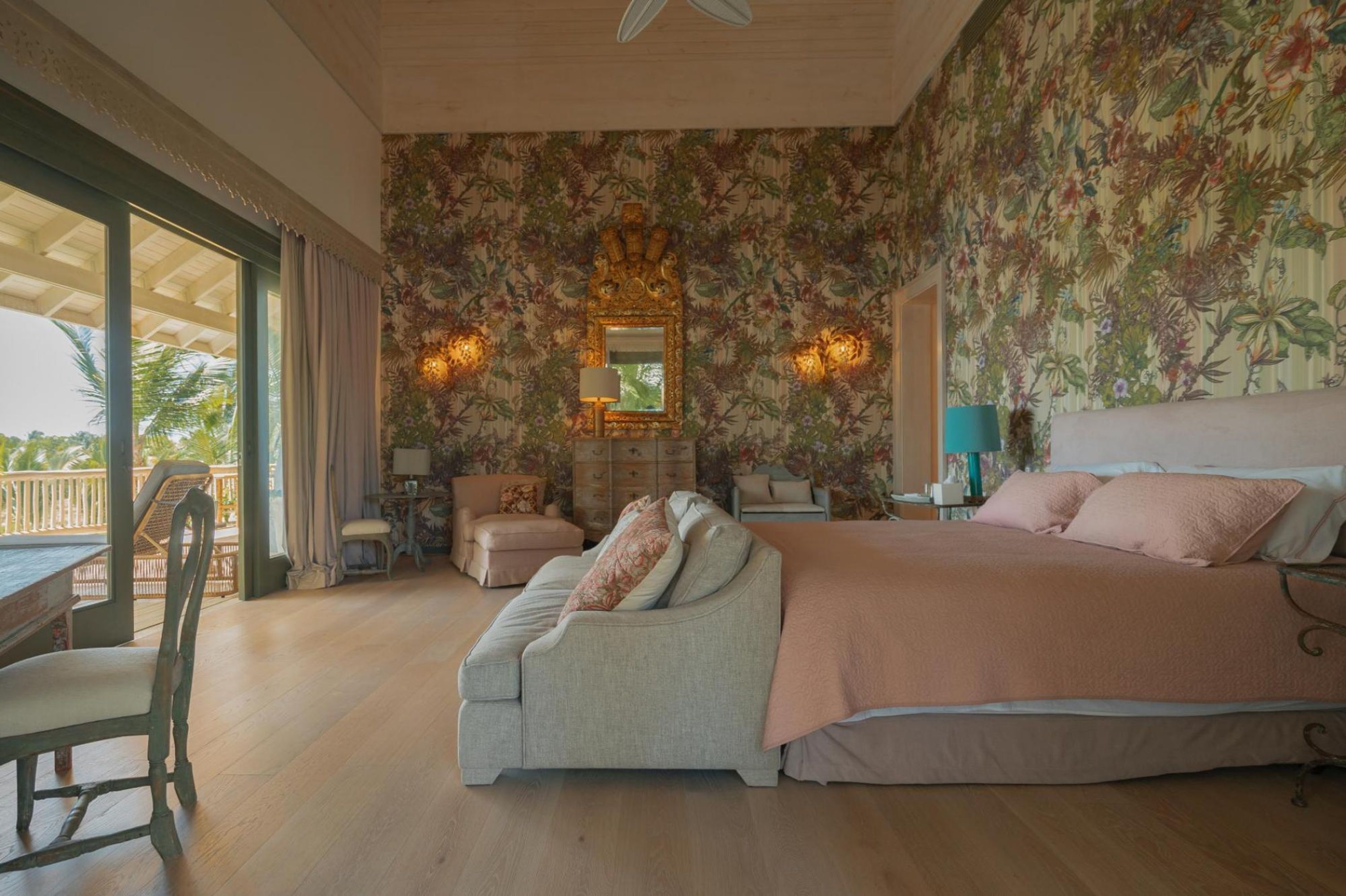 Foto - Unique lake-front 10-bedroom mansion in most luxurious resort of the caribbean