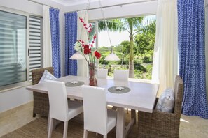 House | 3 bedrooms, in-room safe - Fully Equipped Apartment Overlooking Golf Course at Luxury Beach Resort (Punta Cana)