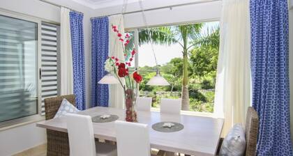 Fully Equipped Apartment Overlooking Golf Course at Luxury Beach Resort