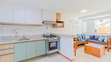 Apartemen | Dapur pribadi | Peralatan masak/sendok-piring