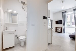 Shower - BDC - Omega Apartment in Monti district with 2bath (Roma)