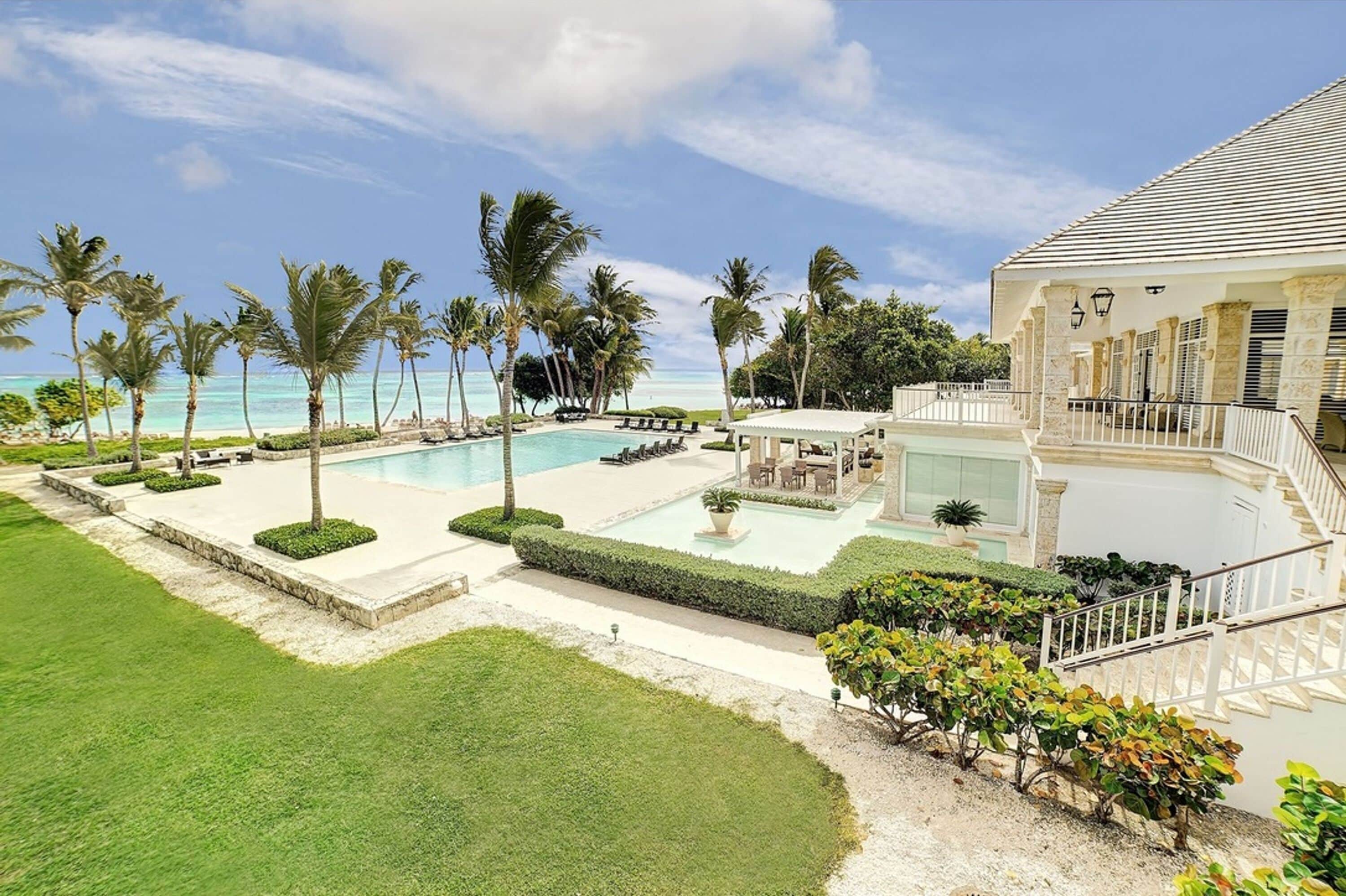 Foto - Amazing golf villa at luxury resort in Punta Cana, includes staff, golf carts and bikes