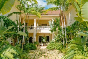 Villa, Smoking | 6 bedrooms