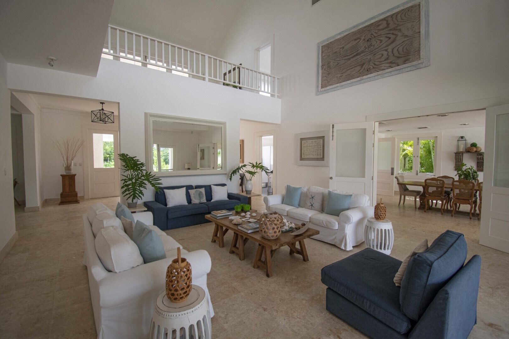 Foto - Golf-front villa with large spaces, staff and pool, situated in luxury beach resort