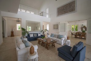 Villa, Smoking | 5 bedrooms, travel crib