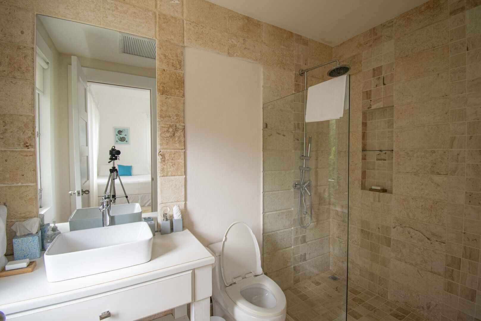 Foto - Golf-front villa with large spaces, staff and pool, situated in luxury beach resort